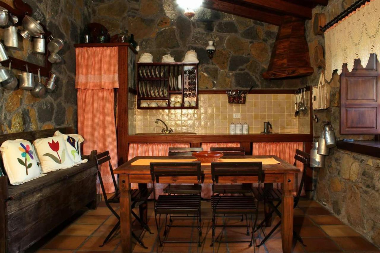 Casa Mary Lola Guest House Tinor Eksteriør bilde